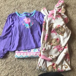 Set of pjs